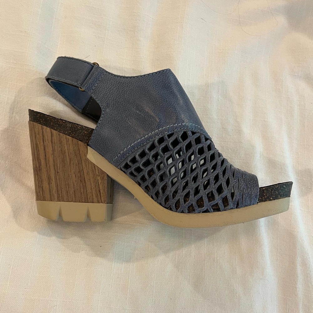 Boho Chunky Blue Heels | Size 6 | Vintage-Inspired Vibes